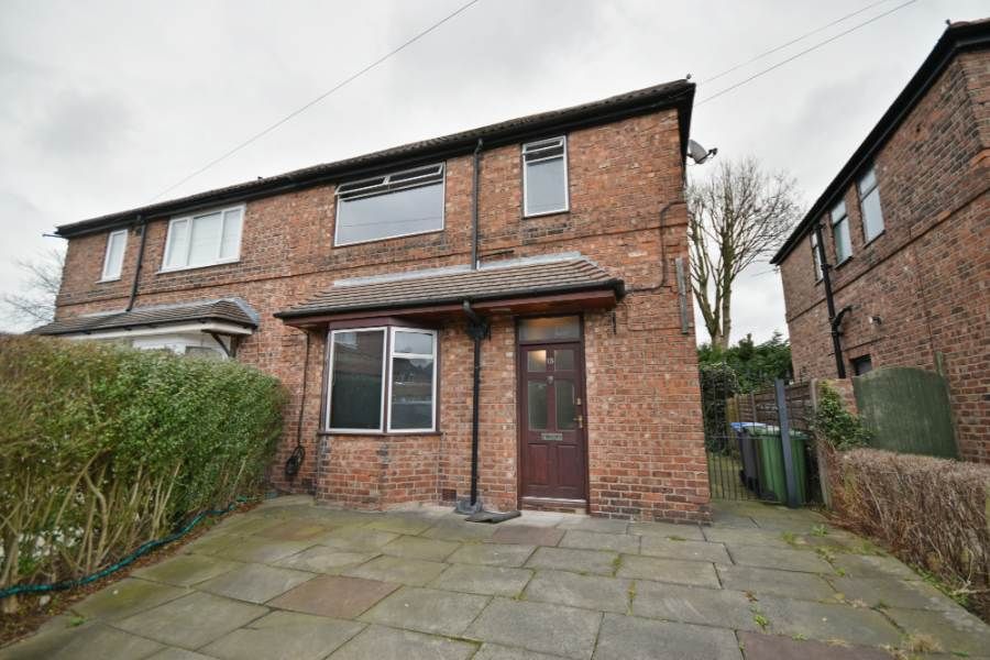 3 bed semidetached house to rent in Whiteley Place, Altrincham WA14
