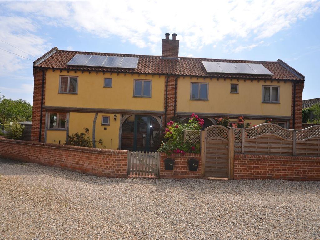 2 bed cottage for sale in Brumstead Road, Stalham, Norwich NR12 Zoopla