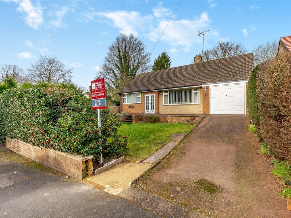 3 bed detached bungalow for sale in Oakham Close, Mansfield NG18 Zoopla
