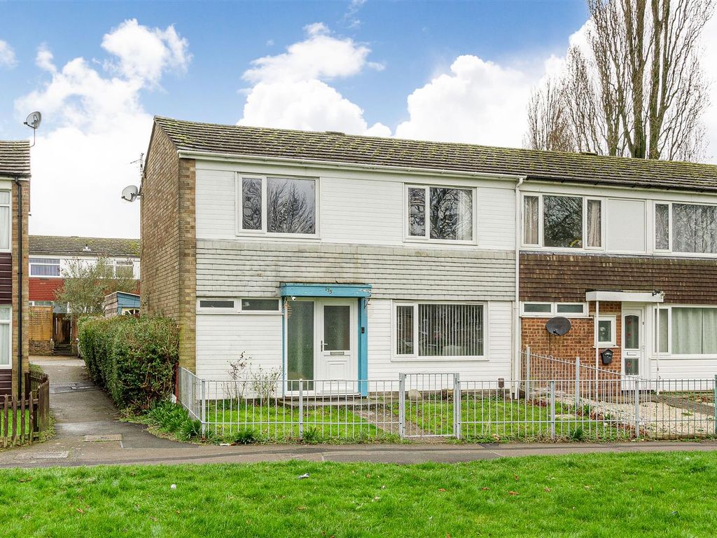 3 bed end terrace house for sale in Queensway, Wellingborough NN8, £