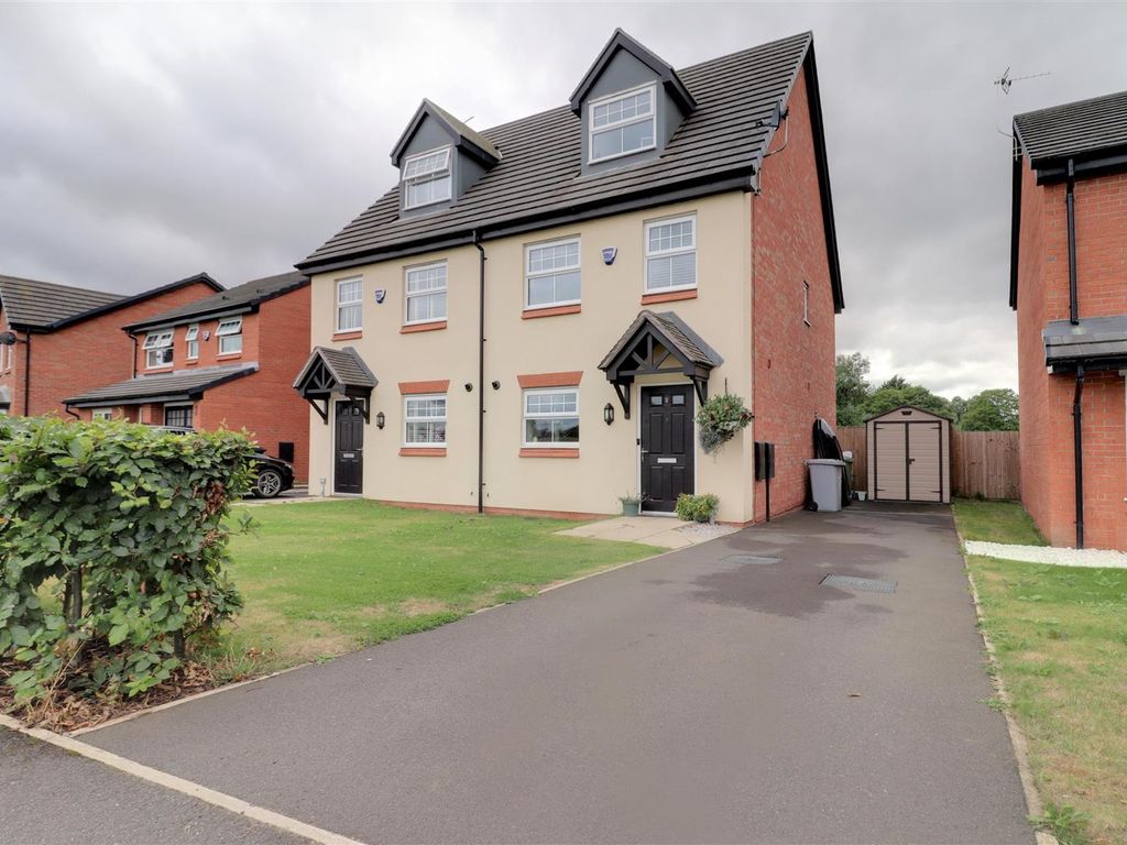3 bed semidetached house for sale in Alfred Potts Way, Shavington