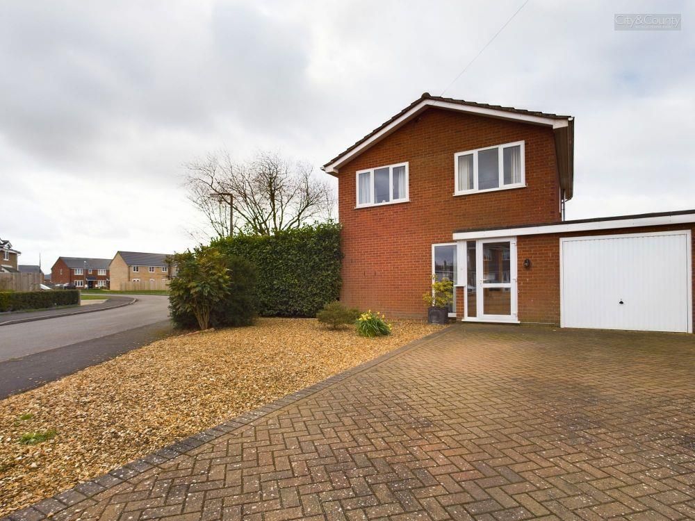 3 bed detached house for sale in Monks Meadow, Crowland, Peterborough