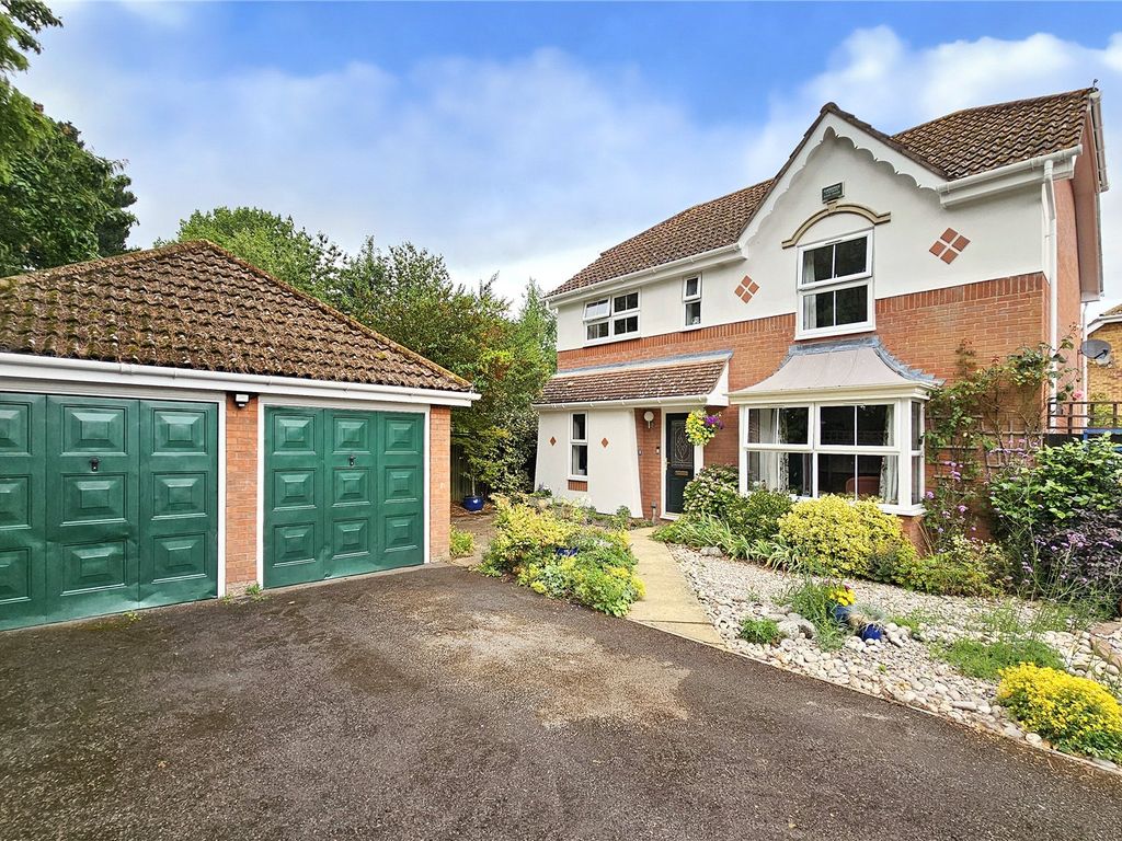 4 bed detached house for sale in Foxglove Way, Littlehampton, West