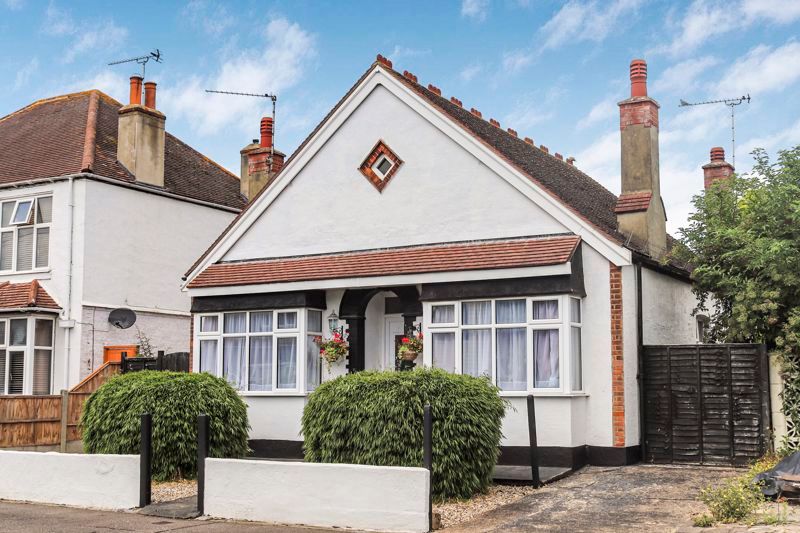 3 bed detached bungalow for sale in Cumberland Avenue, SouthendOnSea