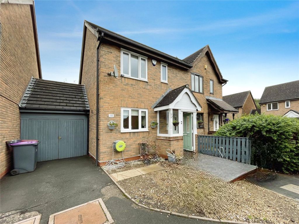2 bed semidetached house to rent in Guests Close, Donnington, Telford
