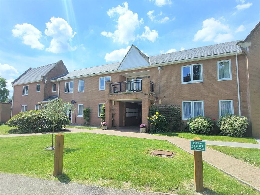 1 bed flat to rent in East Barton Road, Great Barton, Bury St. Edmunds