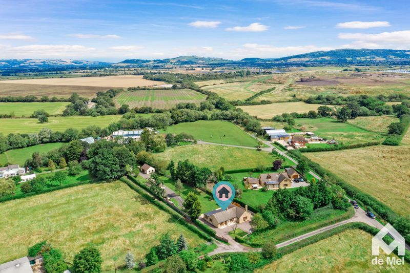 5 bed country house for sale in Elmstone Hardwicke, Cheltenham GL51, £