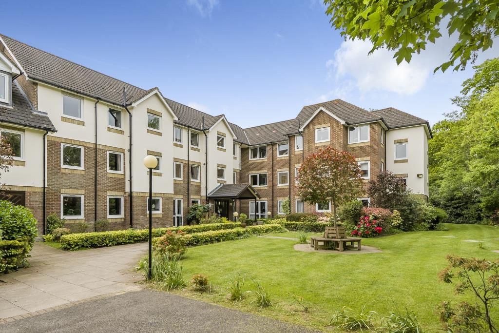 2 bed detached house for sale in EN5, £350,000 Zoopla