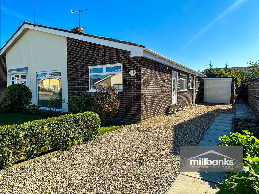 3 bed semidetached bungalow for sale in Buckingham Drive, Hethersett