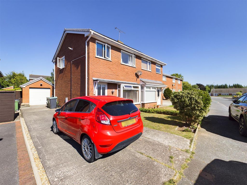 3 bed semidetached house for sale in Coningsby Court, Borras, Wrexham