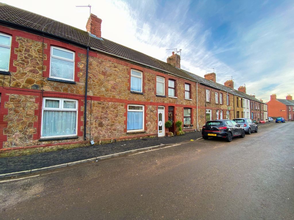 3 bed terraced house to rent in 103 TyMawr Road, Llandaff North