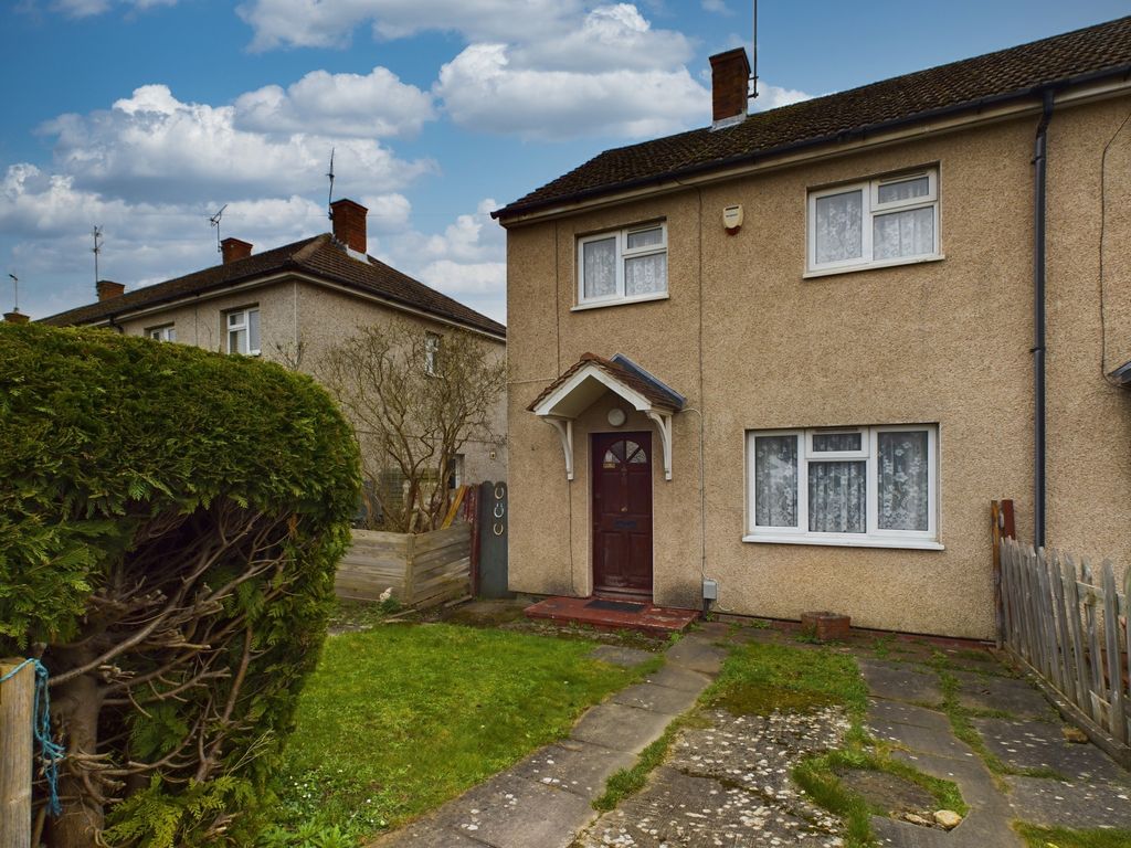 2 bed end terrace house for sale in Frilsham Road, Reading RG30, £