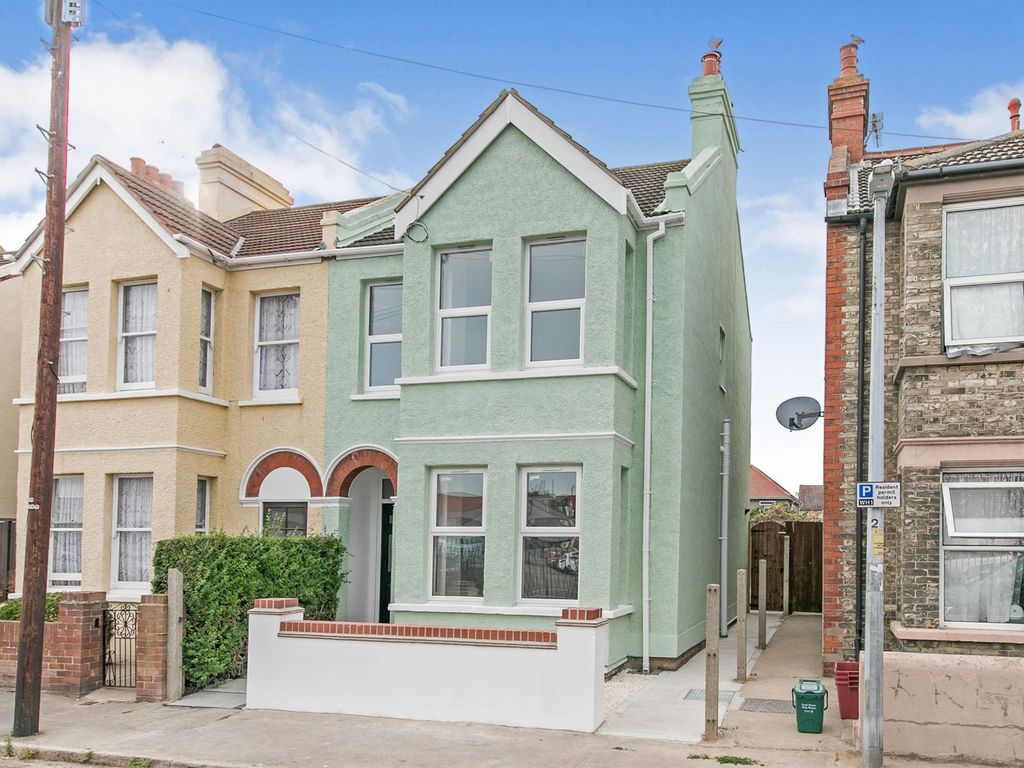 3 bed semidetached house for sale in Priory Road, ClactonOnSea CO15