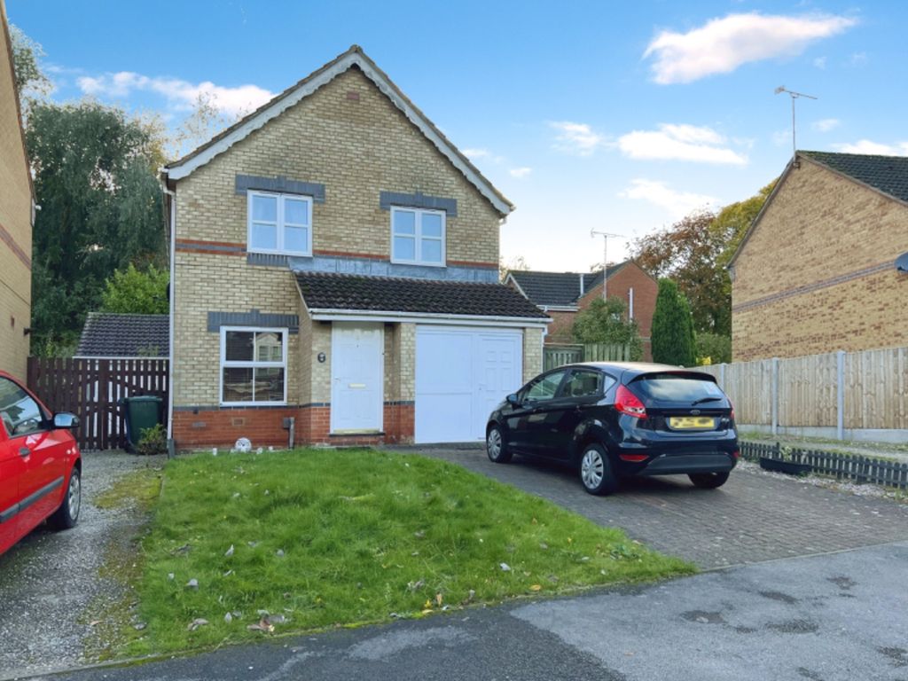 3 bed detached house for sale in St Marks Close, Worksop, Nottinghamshire S81, £185,000 Zoopla