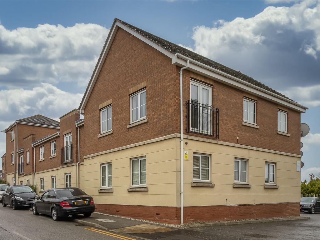 1 bed flat for sale in Coniston Avenue, Purfleet RM19 Zoopla