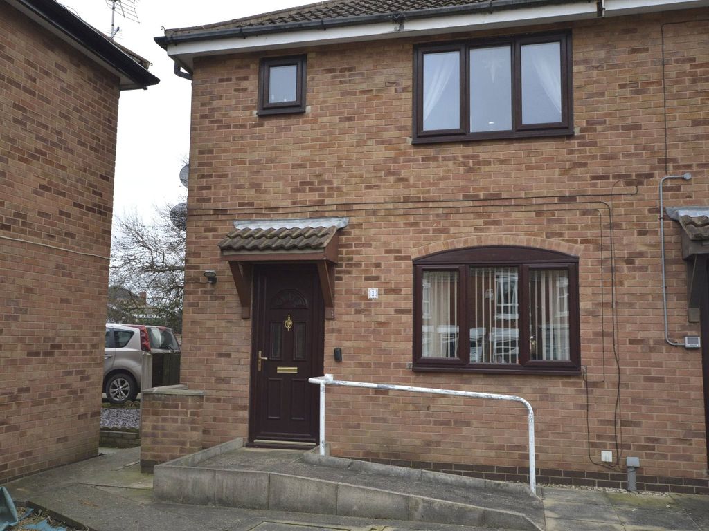 2 bed flat to rent in Church Mews, Bentley, Doncaster, South Yorkshire