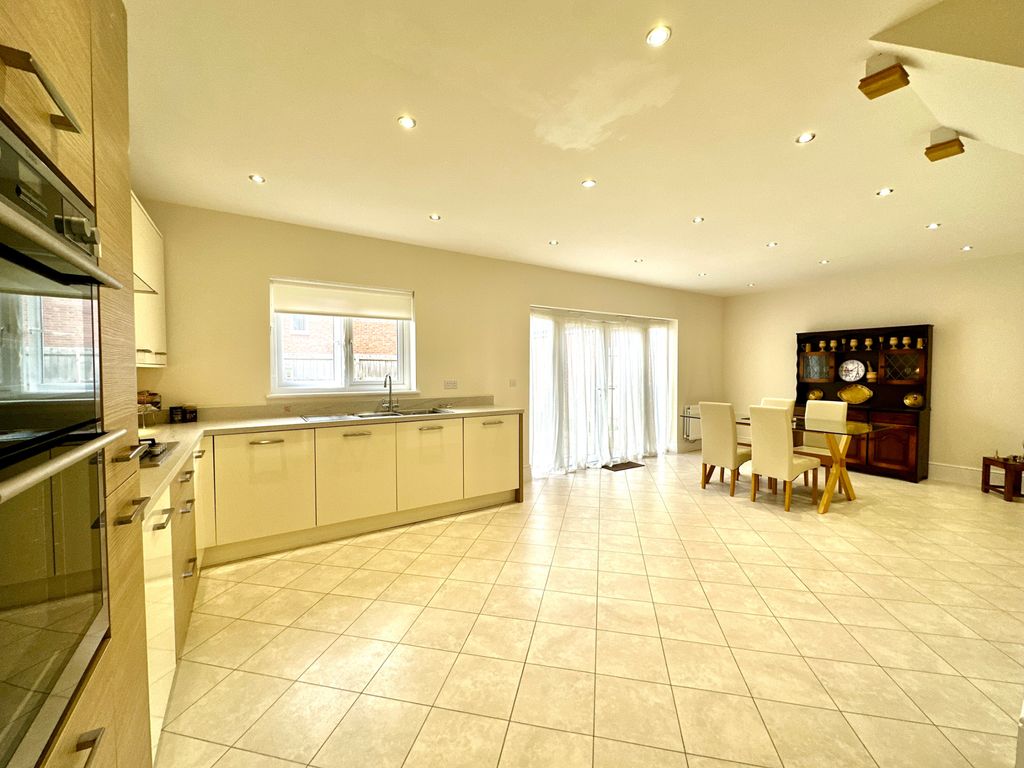 Stambourne Road, Leicester LE5  