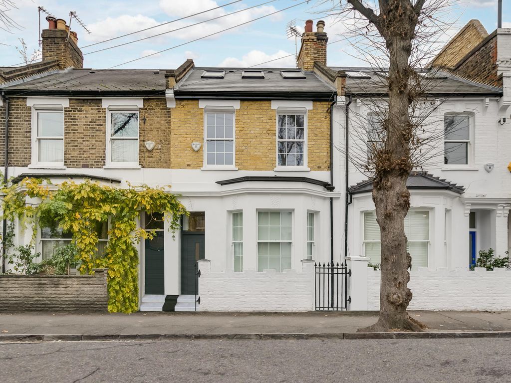 Studio to rent in Elliott Road, Chiswick, London, UK W4, £1,050 pcm