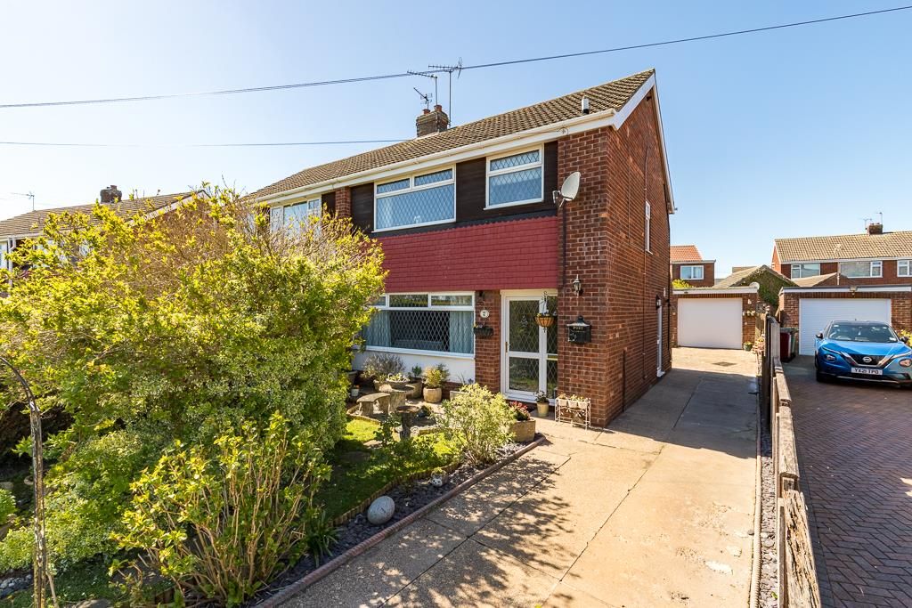 3 bed semidetached house for sale in Driffil Way, Winterton