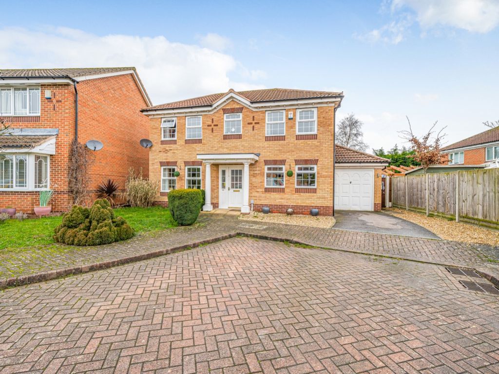 4 bed detached house for sale in Peterborough Way, Sleaford