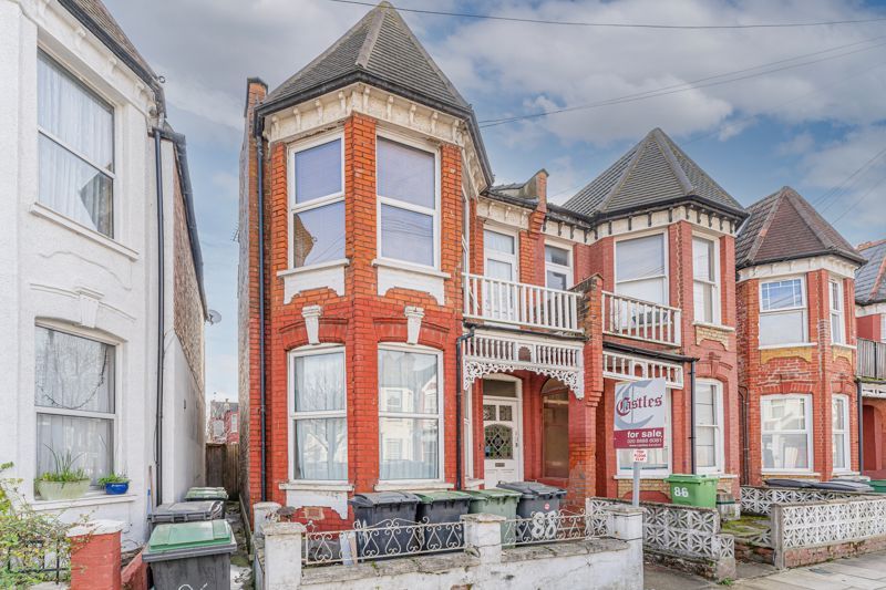 2 bed flat for sale in Arcadian Gardens, Wood Green N22, £350,000 Zoopla