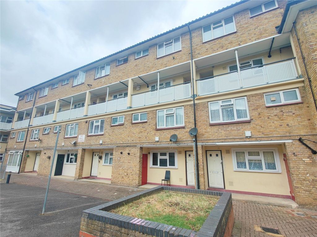3 bed flat for sale in Park Place, Gravesend, Kent DA12, £215,000 Zoopla