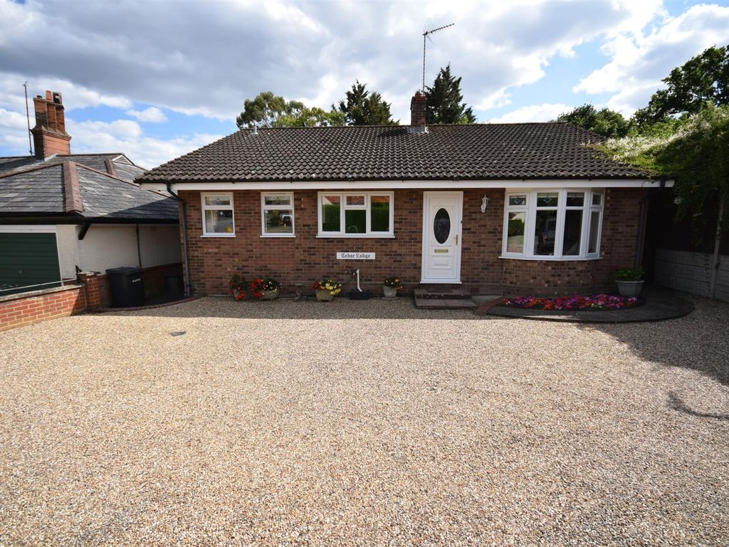 3 bed detached bungalow for sale in Holton Road, Halesworth IP19, £