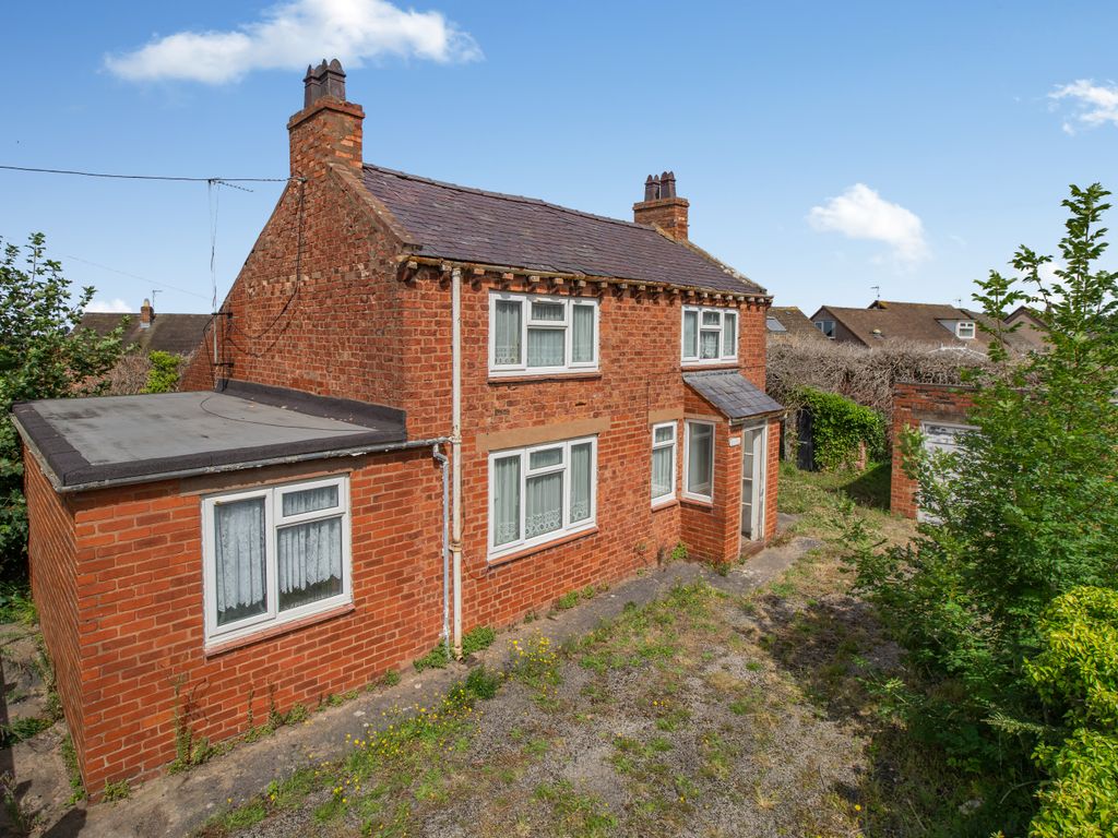 3 bed detached house for sale in Llanfair Road, Abergele LL22, £200,000