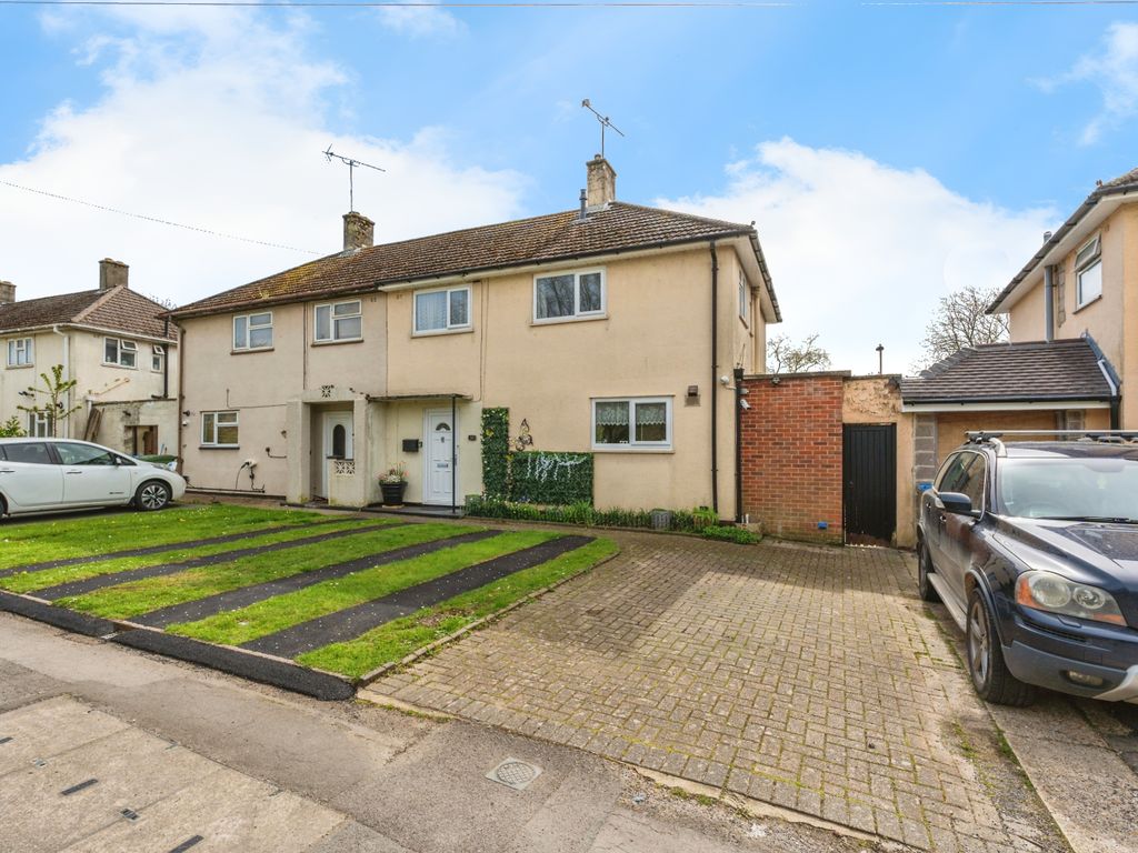 3 bed semidetached house for sale in Cumbrian Way, Southampton SO16, £
