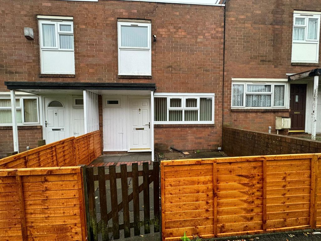 3 bed property to rent in Metric Walk, Smethwick B67, £1,100 pcm Zoopla
