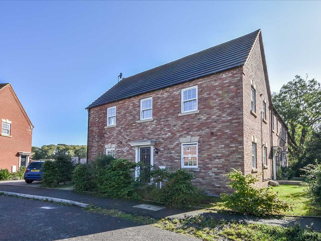 2 bed flat for sale in Prescod Close, Wellingborough NN8, £160,000 Zoopla