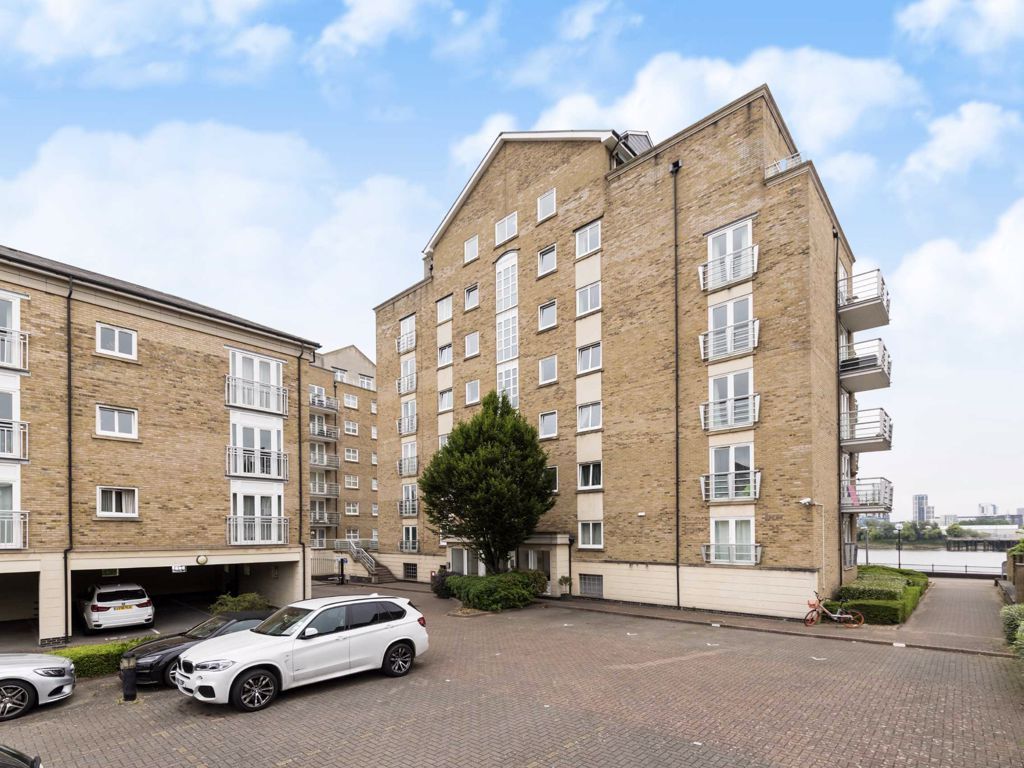 1 bed flat to rent in Millennium Drive, London E14 Zoopla