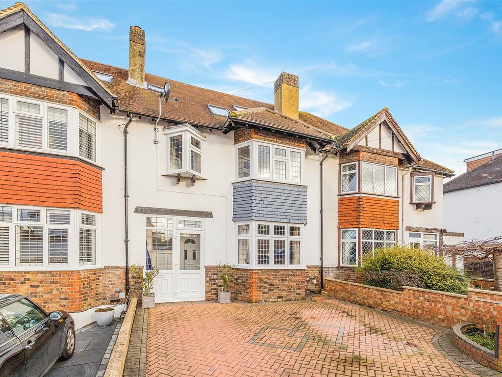 Buff Avenue Banstead SM7