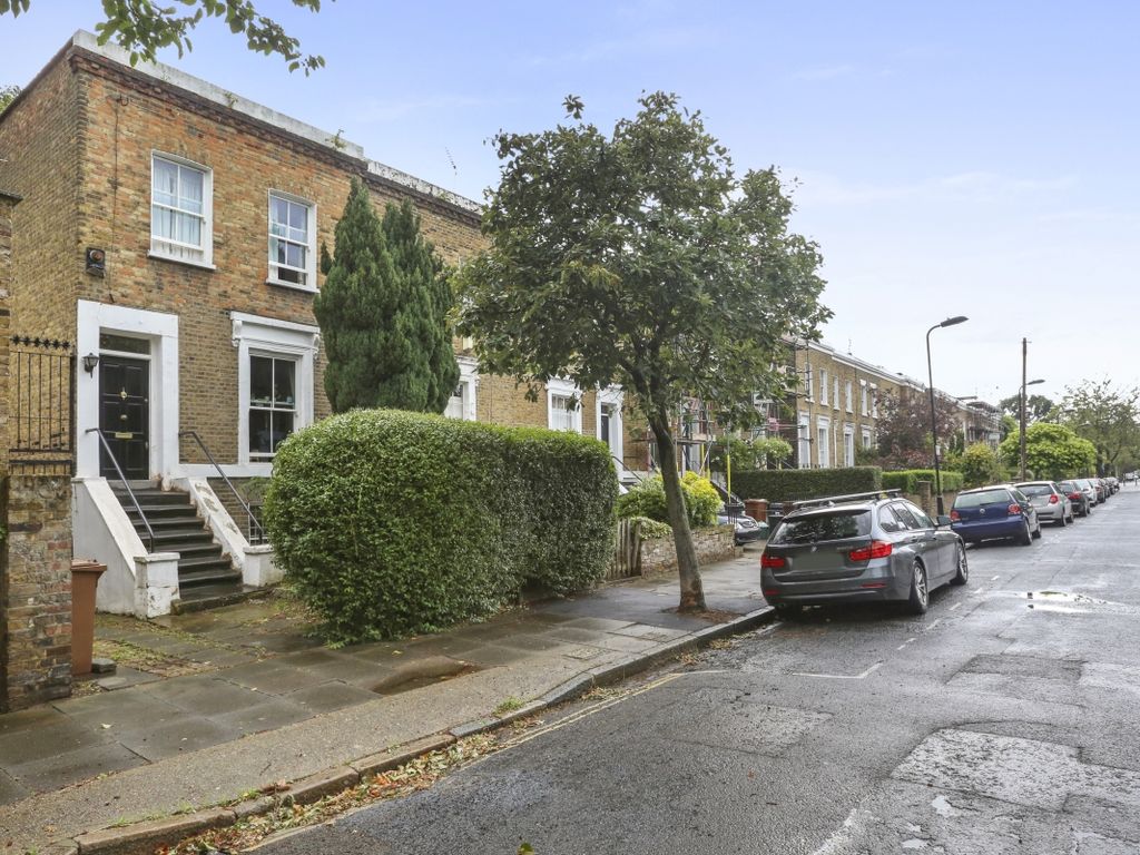 4 bed end terrace house to rent in Lawford Road, London N1, £4,275 pcm