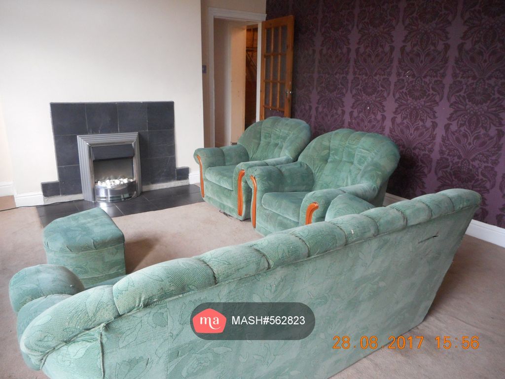 2 bed terraced house to rent in Manchester Road, Linthwaite