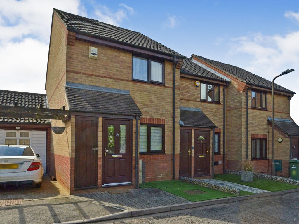 3 bed semidetached house for sale in Fryday Street, Leadenhall, Milton