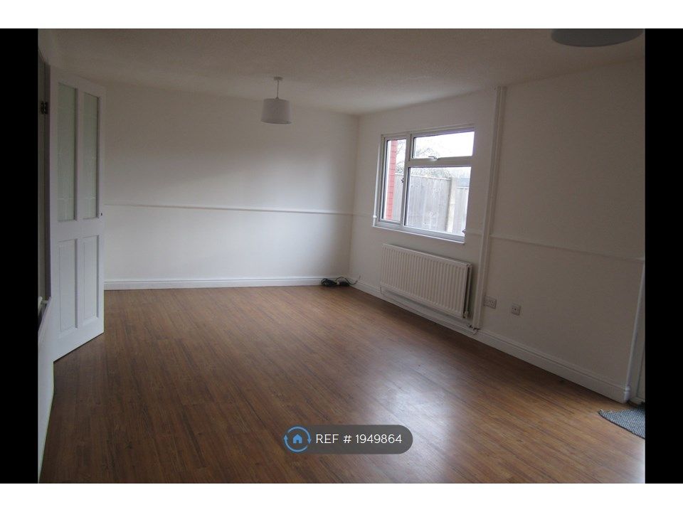 2 bed terraced house to rent in Rushfield Crescent, Runcorn WA7, £695