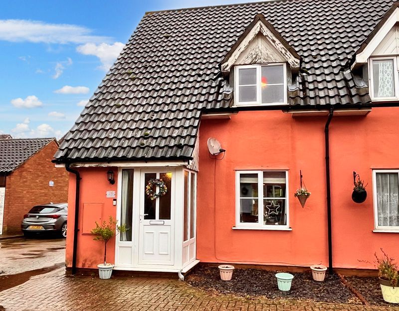 3 bed end terrace house for sale in Broad Meadow, WalshamLeWillows