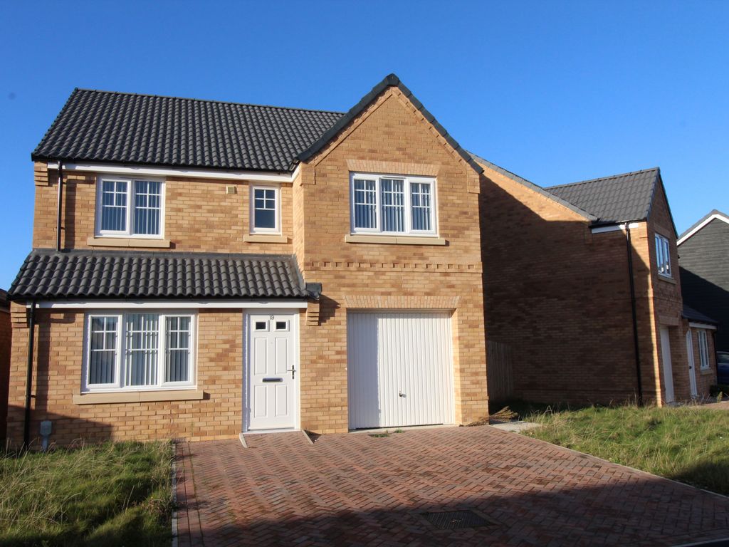 4 bed detached house for sale in Hodgson Avenue, Leiston IP16, £310,000