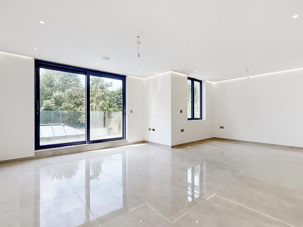 Noble House, Woodstock Road NW11