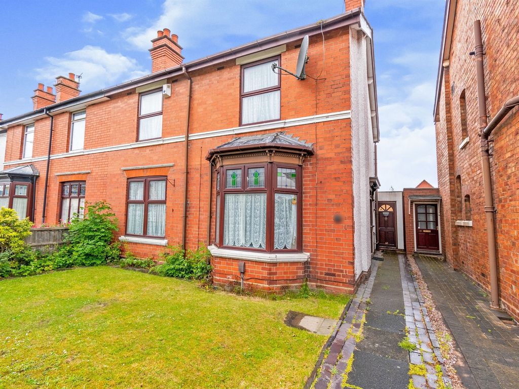 3 bed semidetached house for sale in Moxley Road, Darlaston