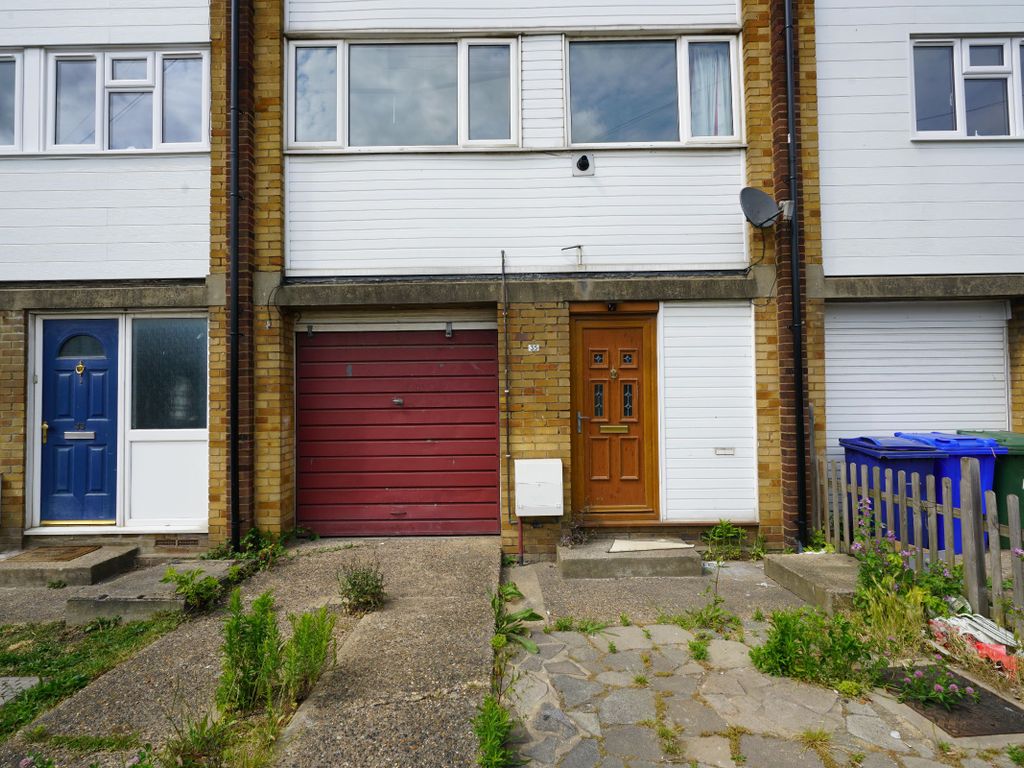 Room to rent in Leicester Road, Tilbury RM18, £575 pcm Zoopla