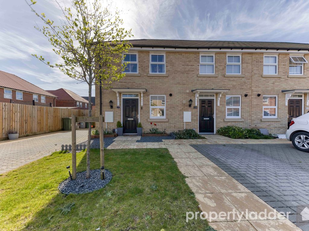 2 bed semidetached house for sale in Chestnut Drive, Horsford, Norwich