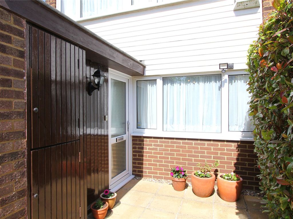 3 bed end terrace house for sale in Cranbourne Close, London SW16 Zoopla