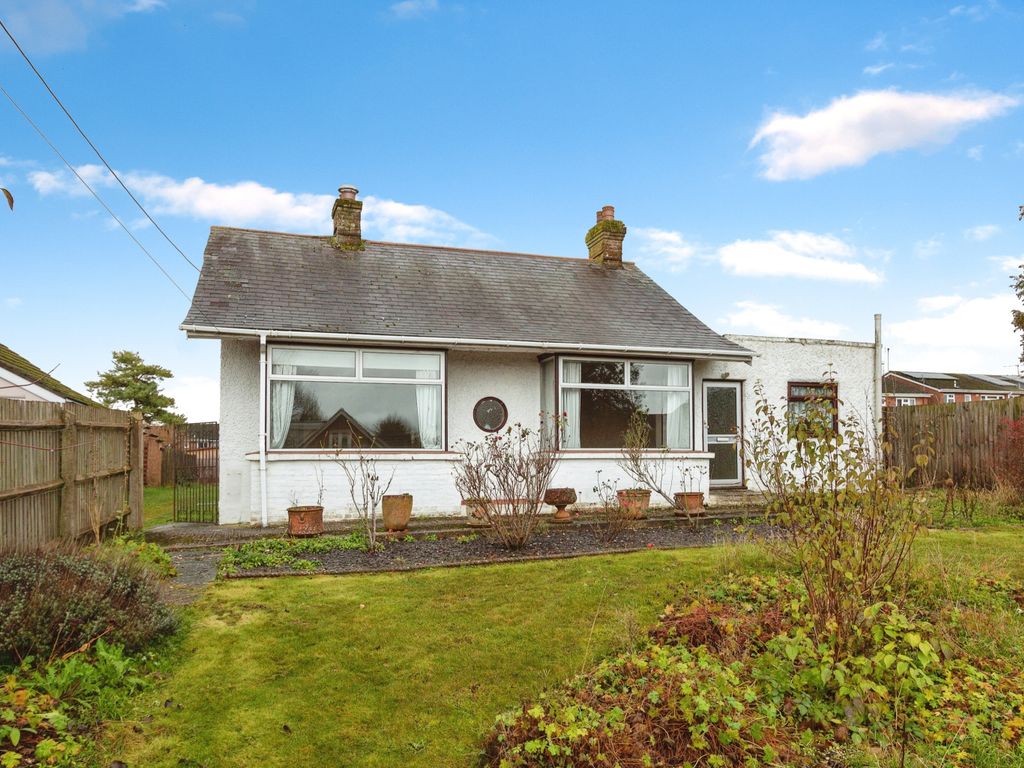 3 bed bungalow for sale in Kempshott Lane, Basingstoke, Hampshire RG22, £425,000 Zoopla