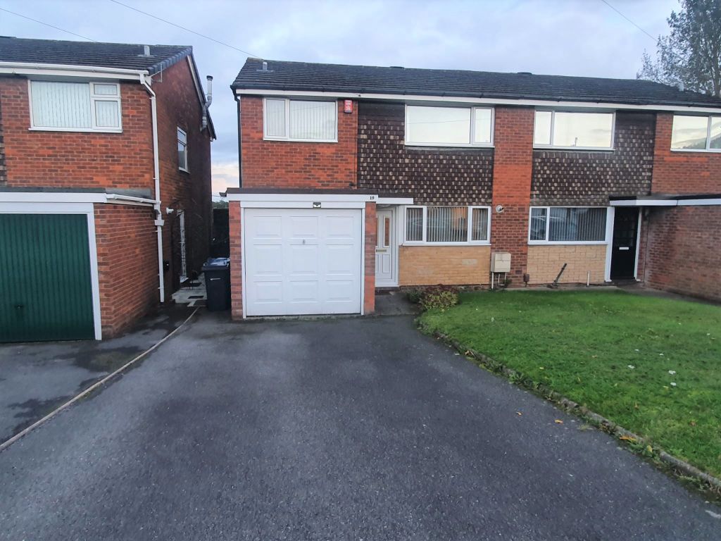 3 bed semidetached house to rent in Hilary Drive, Sutton Coldfield B76