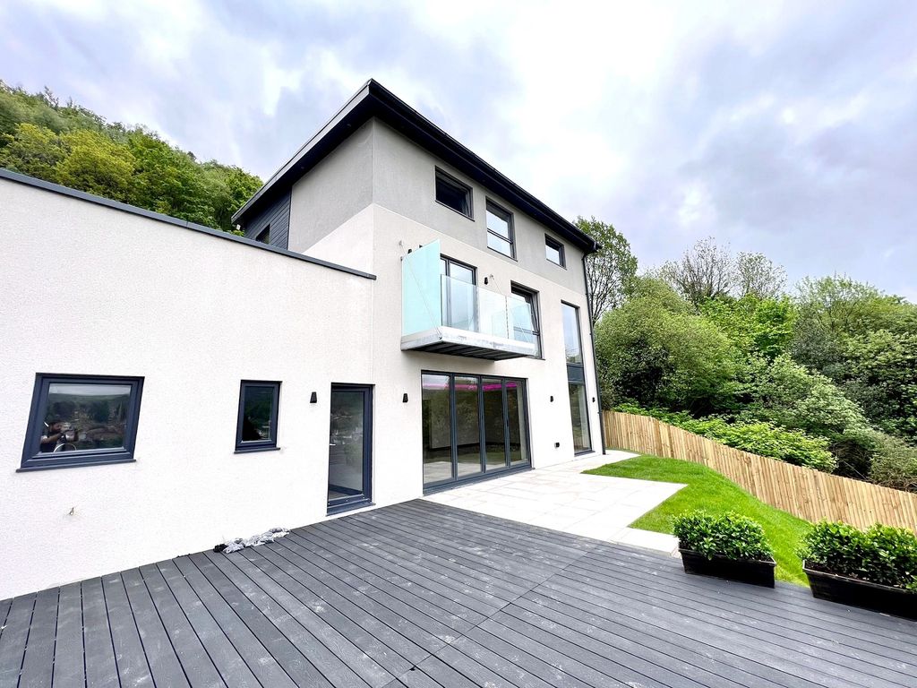 4 bed detached house to rent in Dyffryn Road, Alltwen, Pontardawe