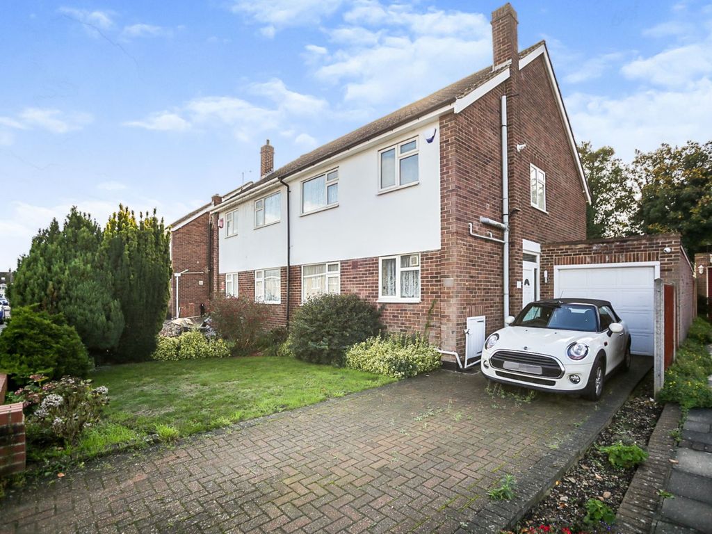3 bed semidetached house for sale in Mitchell Close, Dartford DA1 Zoopla
