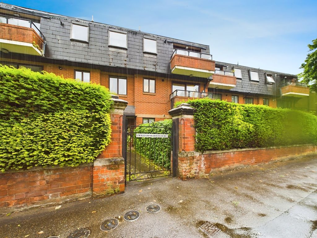 2 bed flat for sale in Huntly Grove, Peterborough PE1, £150,000 Zoopla
