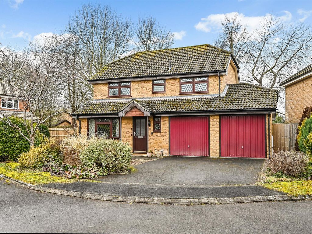 4 bed detached house for sale in Taskers Drive, Anna Valley, Andover